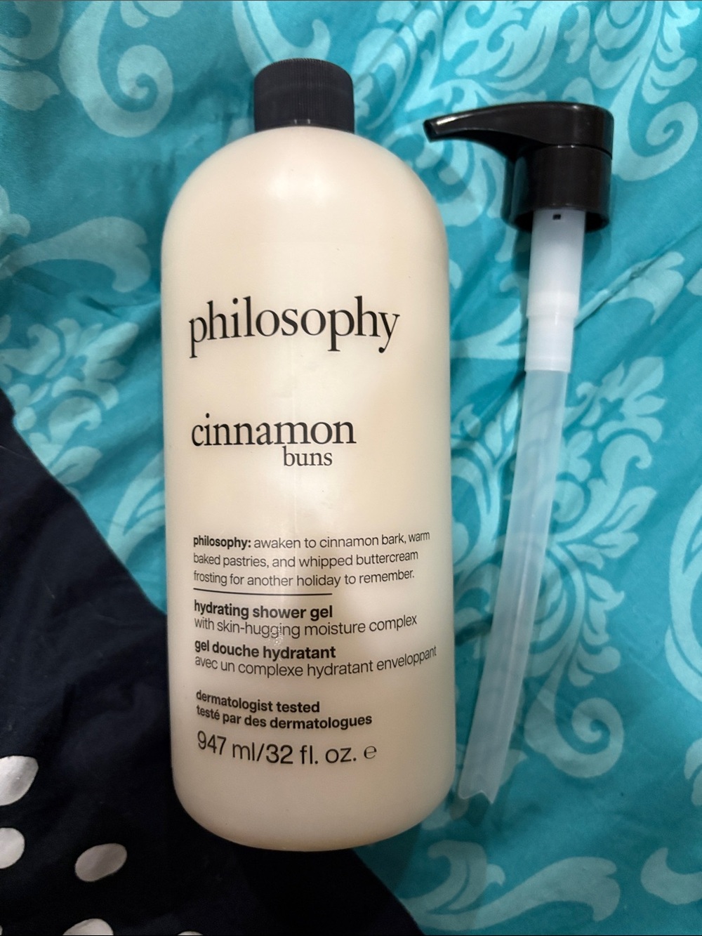 Philosophy shower gel in cinnamon buns